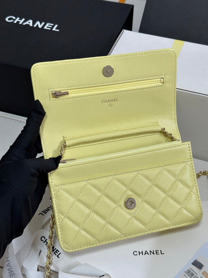 CC 25P Wallet On Chain 19cm Yellow Pastel Cowhide Heart Rhinestone 243595
